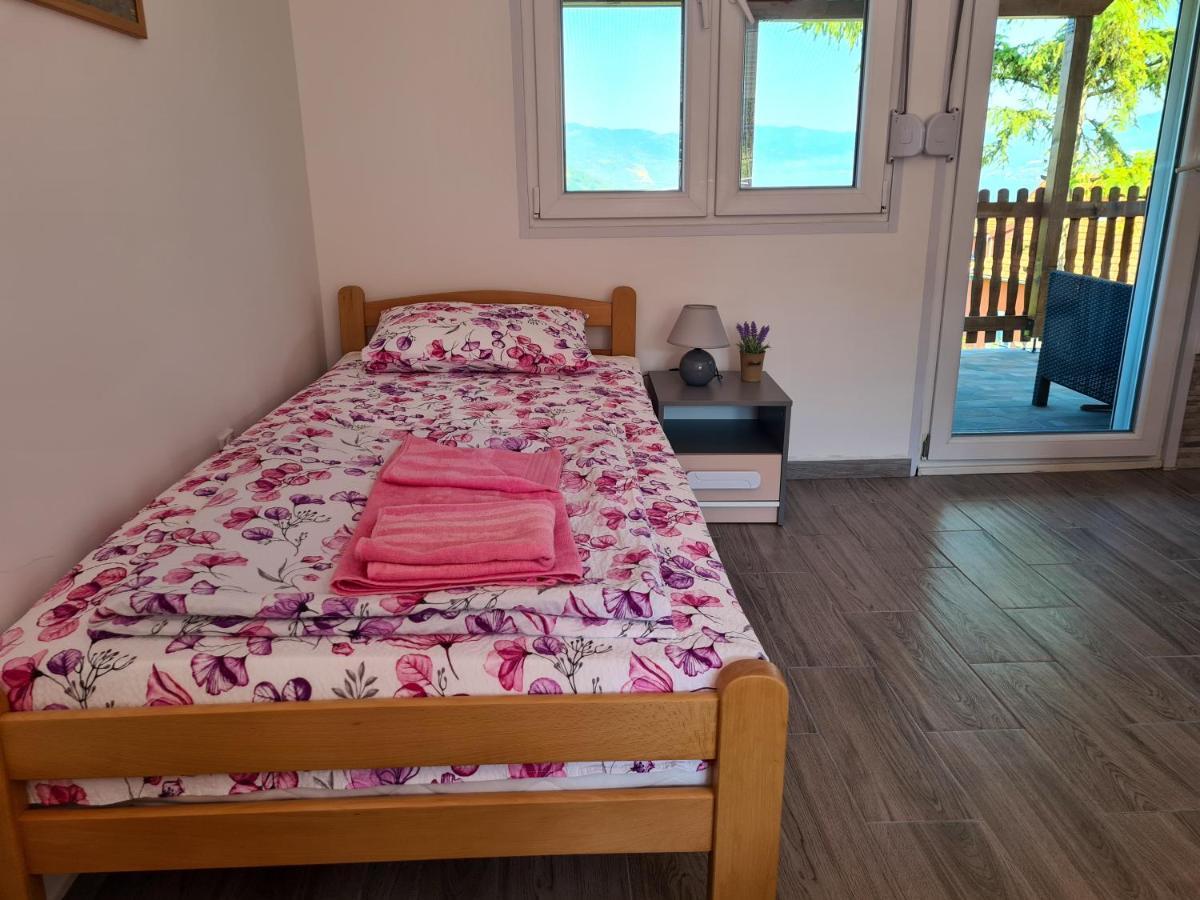 Apartmani Kuljanin ドニー・ミラノヴァツ エクステリア 写真